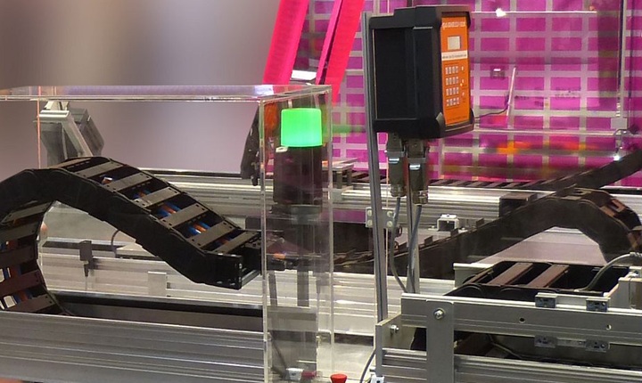 Investimenti in automazione e produzione locale: igus rafforza la crescita globale e accorcia i tempi di consegna